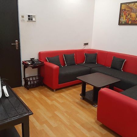 Le Leisure Hotel Allāhābād Junction Екстериор снимка